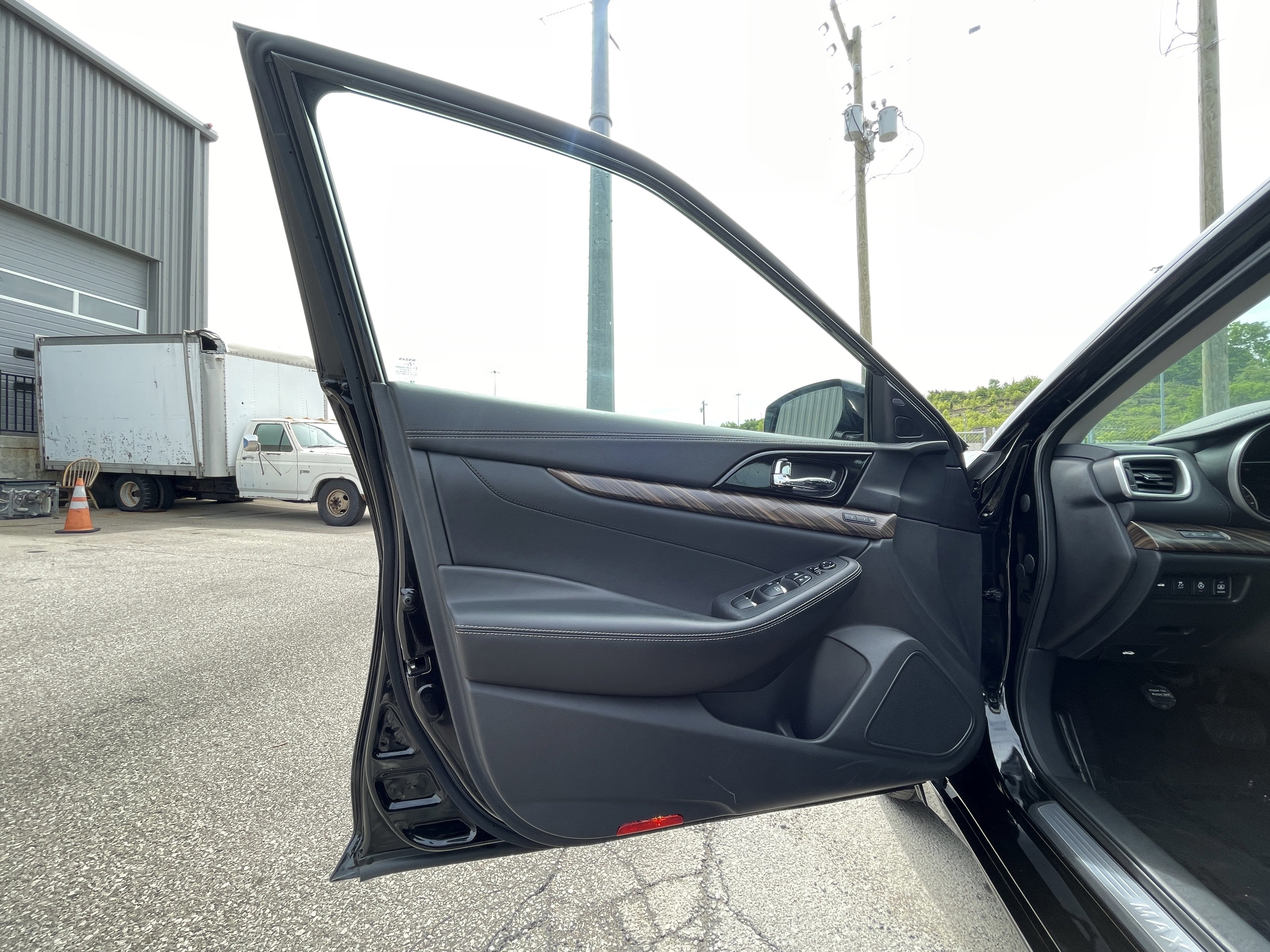 Used 2016 Nissan Maxima Platinum FWD image 8