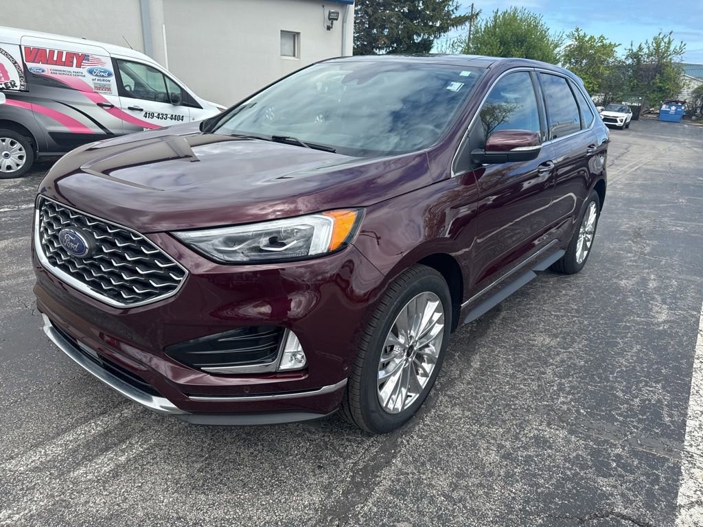Used 2020 Ford Edge Titanium w/ Equipment Group 301A AWD/4WD image 7