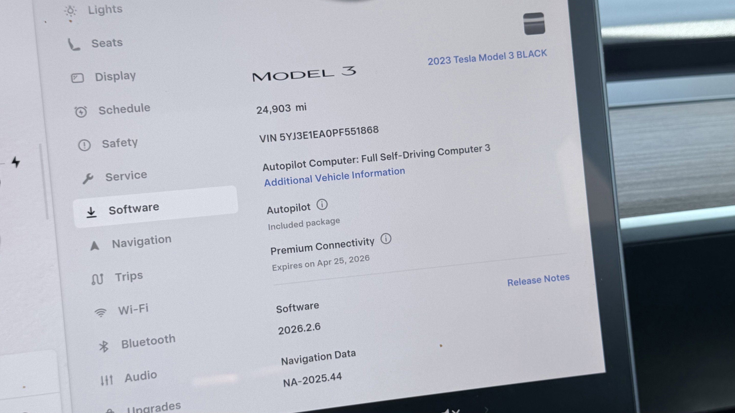 Used 2023 Tesla Model 3 Standard Range image 3