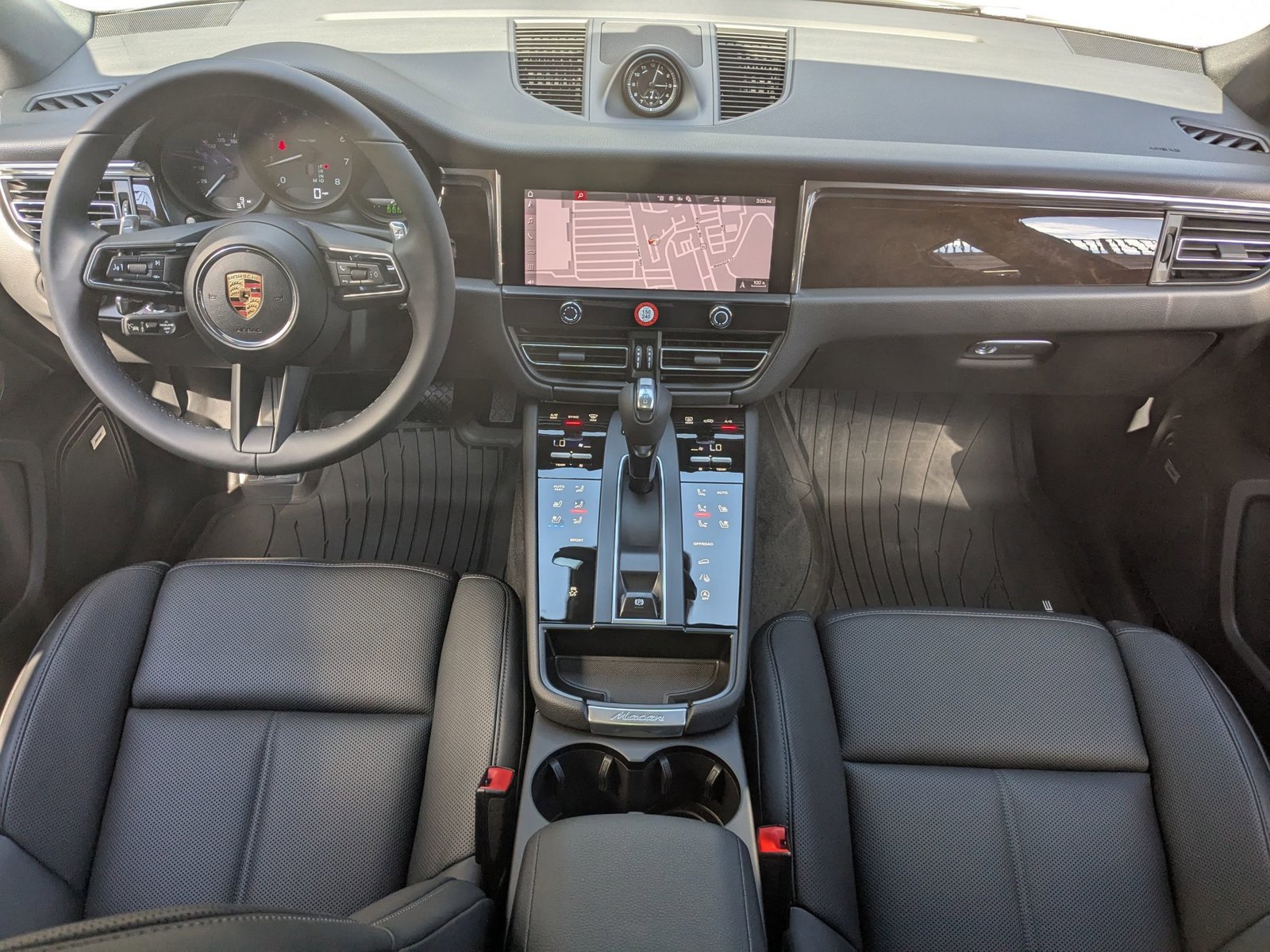 Certified 2026 Porsche Macan image 23