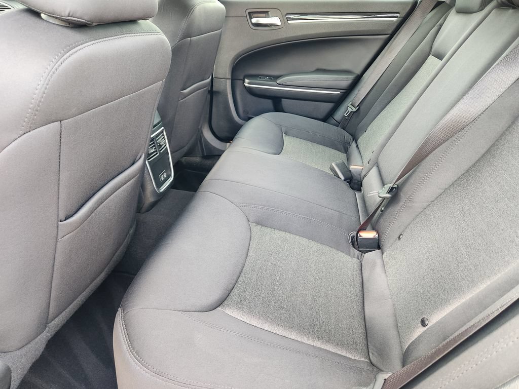 Used 2023 Chrysler 300 Touring w/ Sport Appearance Package RWD image 29