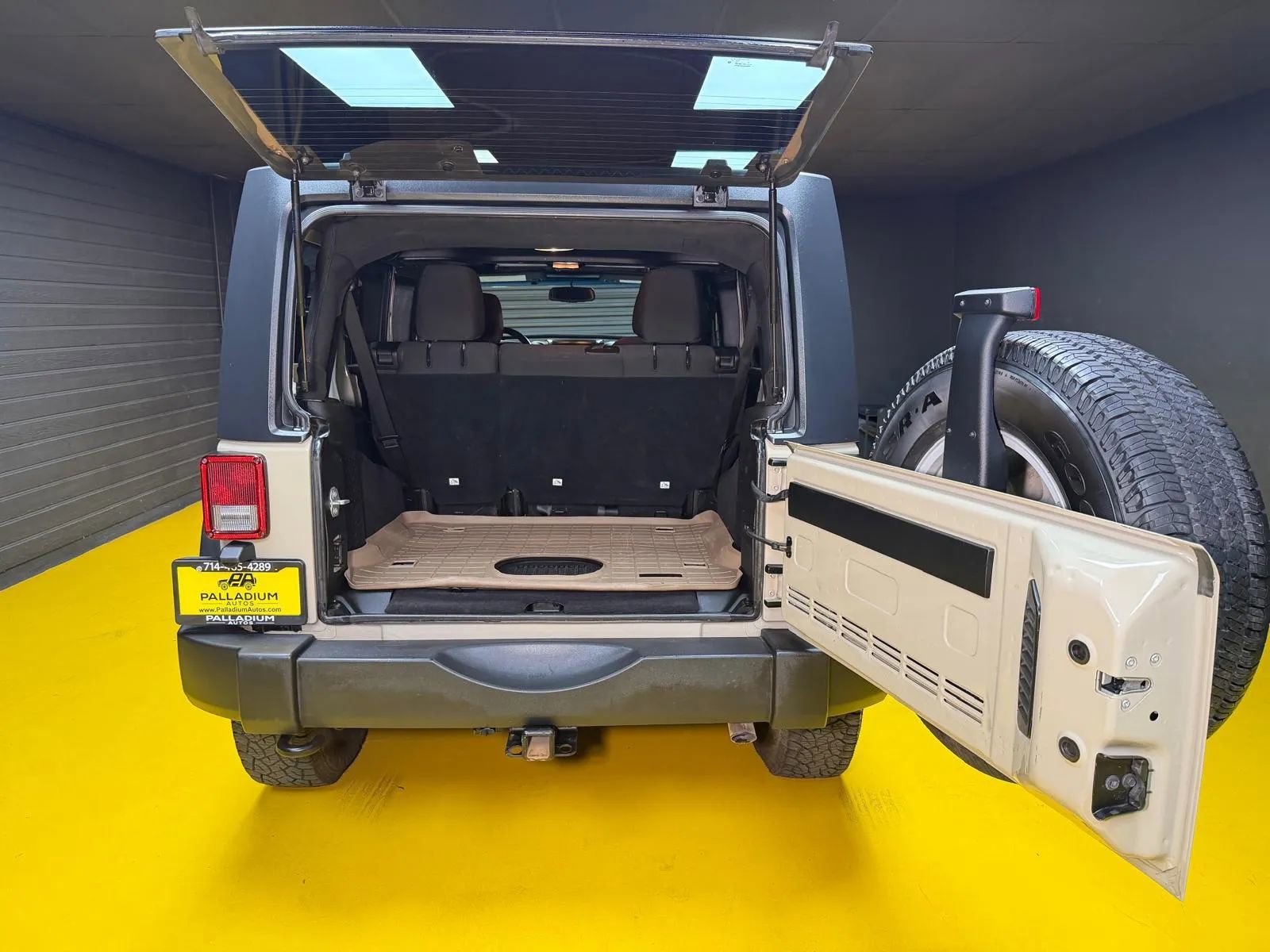 Used 2017 Jeep Wrangler Unlimited Sport w/ Quick Order Package 23S image 10