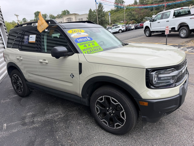 Certified 2025 Ford Bronco Sport Outer Banks w/ Outer Banks Tech Package+ AWD/4WD image 11