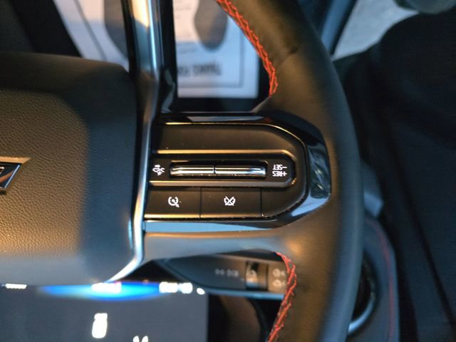 Used 2024 Chevrolet Colorado Z71 w/ Z71 Convenience Package 2 image 16