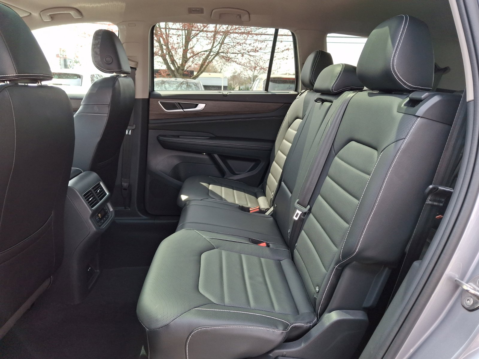 Certified 2024 Volkswagen Atlas SEL AWD/4WD image 11
