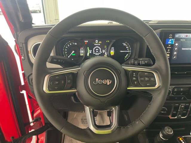 Used 2025 Jeep Wrangler Unlimited Sahara w/ Safety Group AWD/4WD image 38
