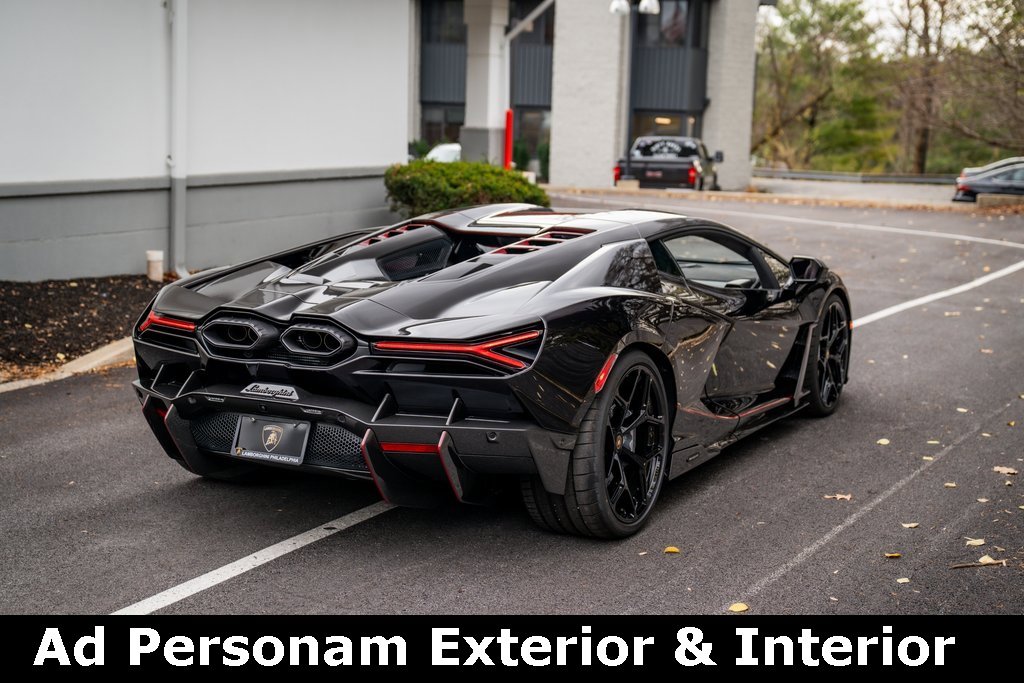 Used 2025 Lamborghini Revuelto Base image 5