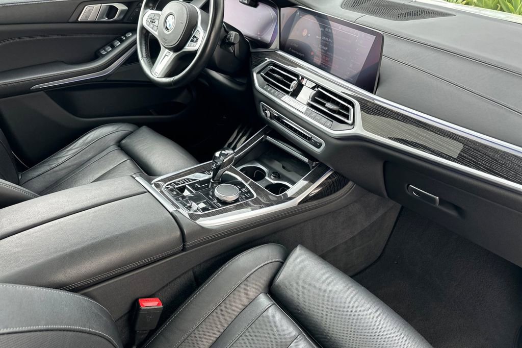 Used 2019 BMW X7 xDrive50i w/ M Sport Package AWD/4WD image 18