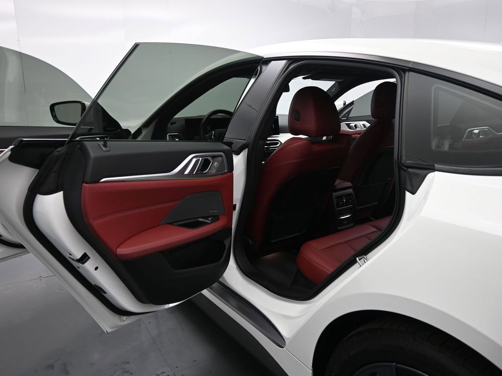 Used 2022 BMW i4 eDrive40 w/ Premium Package image 17