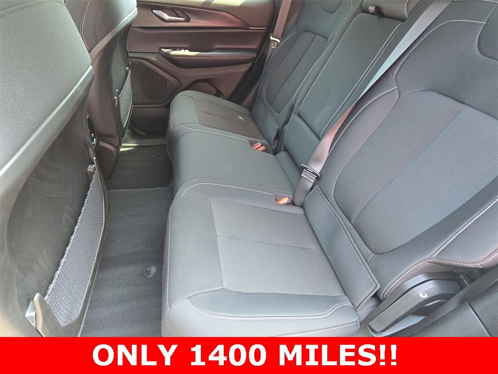 Used 2023 Jeep Grand Cherokee Laredo image 14