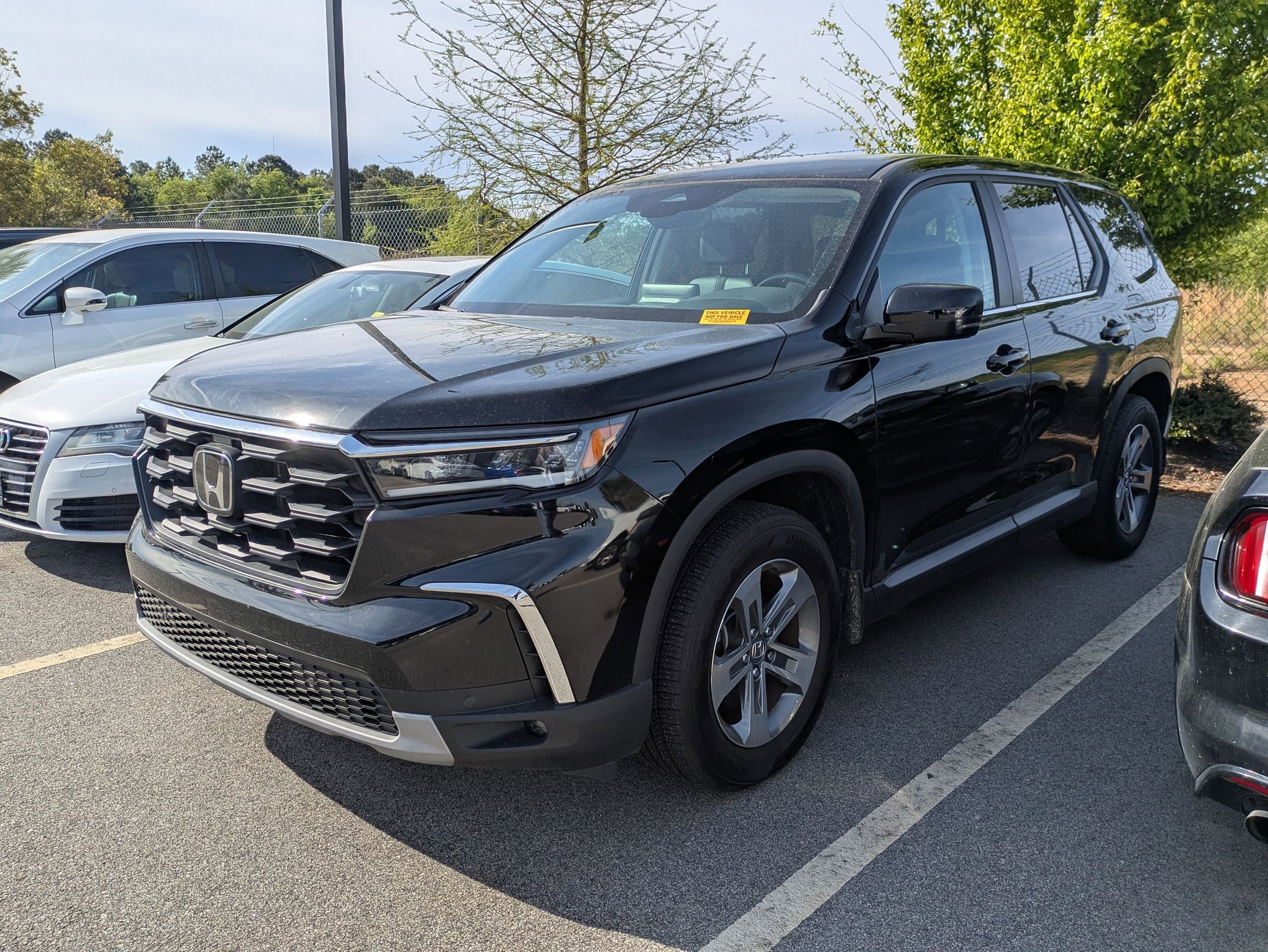 Used 2025 Honda Pilot EX-L image 4