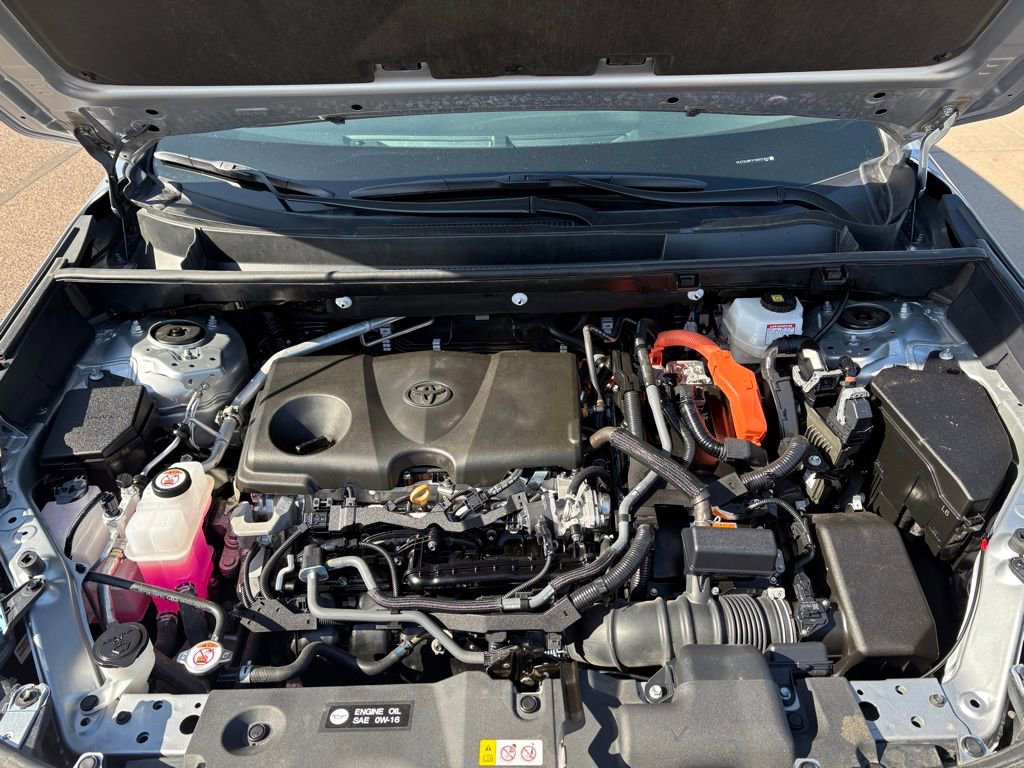 Certified 2025 Toyota RAV4 LE AWD/4WD image 9