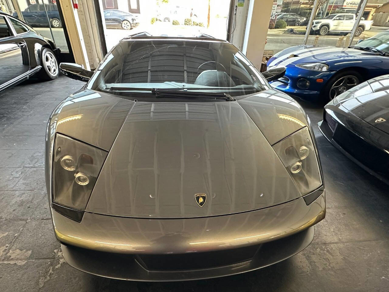 Used 2006 Lamborghini Murcielago Roadster AWD/4WD image 2