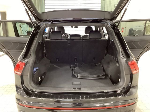 Certified 2023 Volkswagen Tiguan SE R-Line AWD/4WD image 15