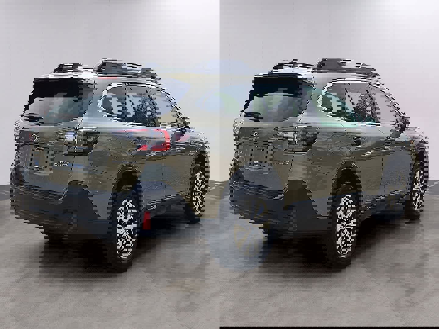 Used 2021 Subaru Outback Premium image 2