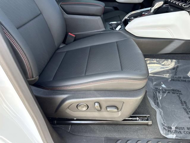 Used 2024 GMC Canyon AT4X w/ AT4X AEV Edition image 15