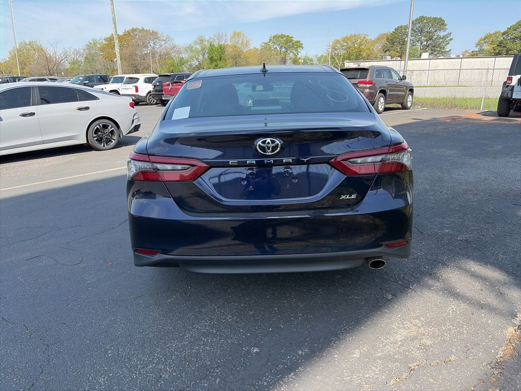 Used 2022 Toyota Camry XLE image 6