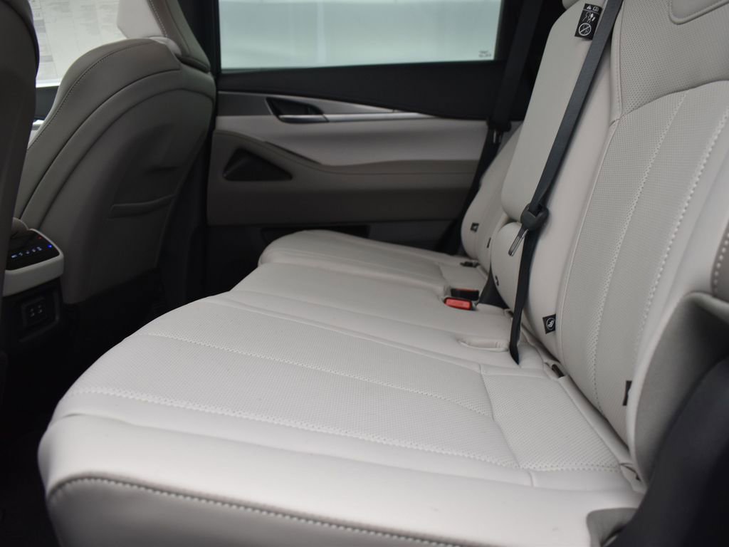 Used 2026 INFINITI QX60 Pure w/ Cargo Package image 16