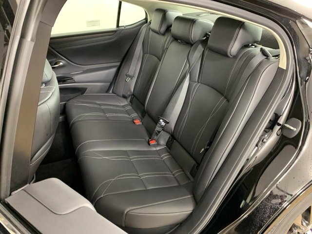 Used 2025 Lexus ES 300h w/ Luxury Package image 34