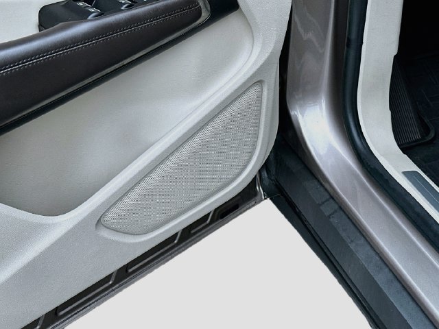 Used 2019 Lincoln MKC Select w/ Select Plus Package FWD image 19