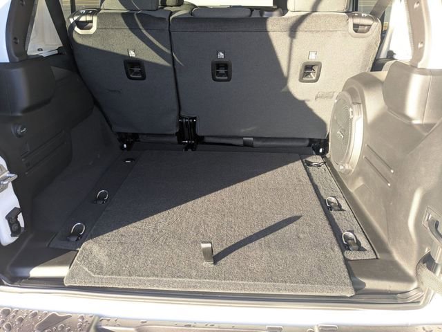 New 2026 Jeep Wrangler Unlimited Rubicon w/ Technology Group image 26