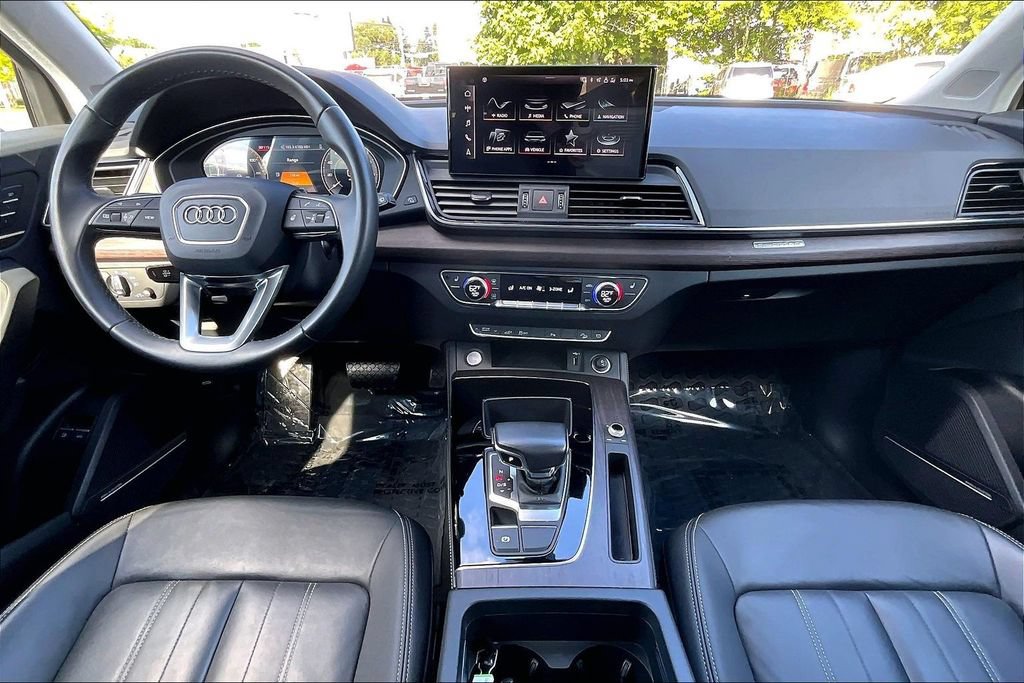 Used 2021 Audi Q5 e Premium Plus w/ Premium Plus Package AWD/4WD image 16