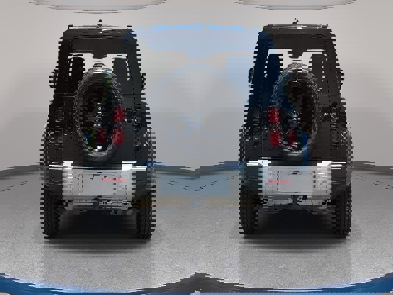 Used 2025 Land Rover Defender 110 S image 6