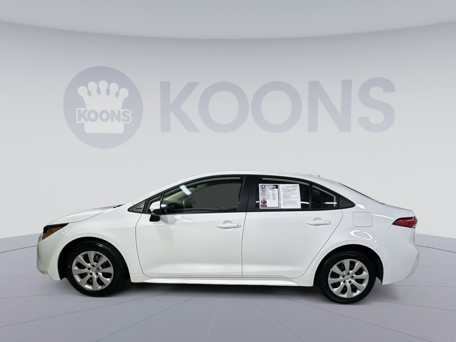 Used 2025 Toyota Corolla LE FWD image 17