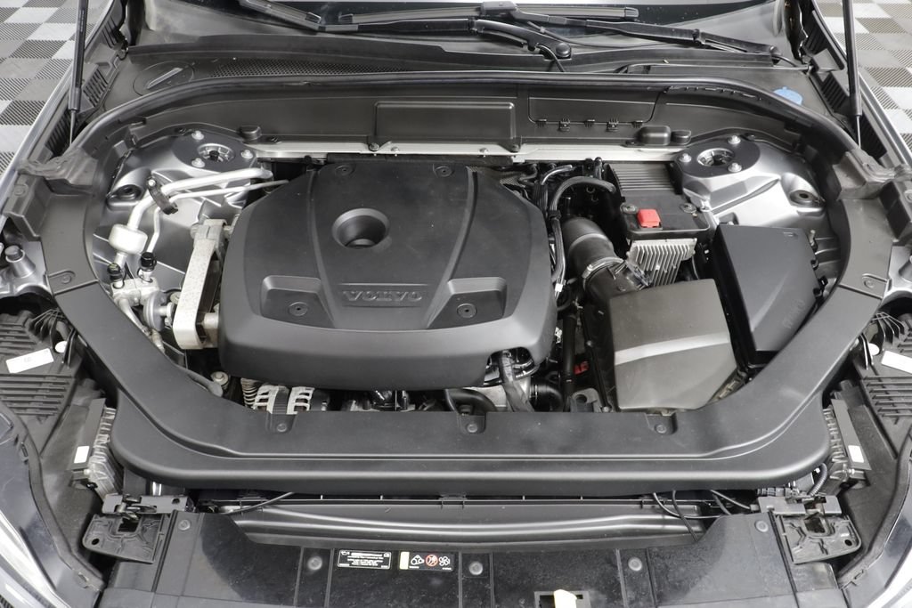 Used 2019 Volvo XC60 T5 Momentum w/ Advanced Package AWD/4WD image 24