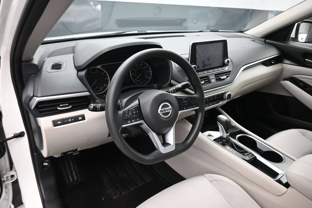 Used 2021 Nissan Altima 2.5 SV FWD image 13