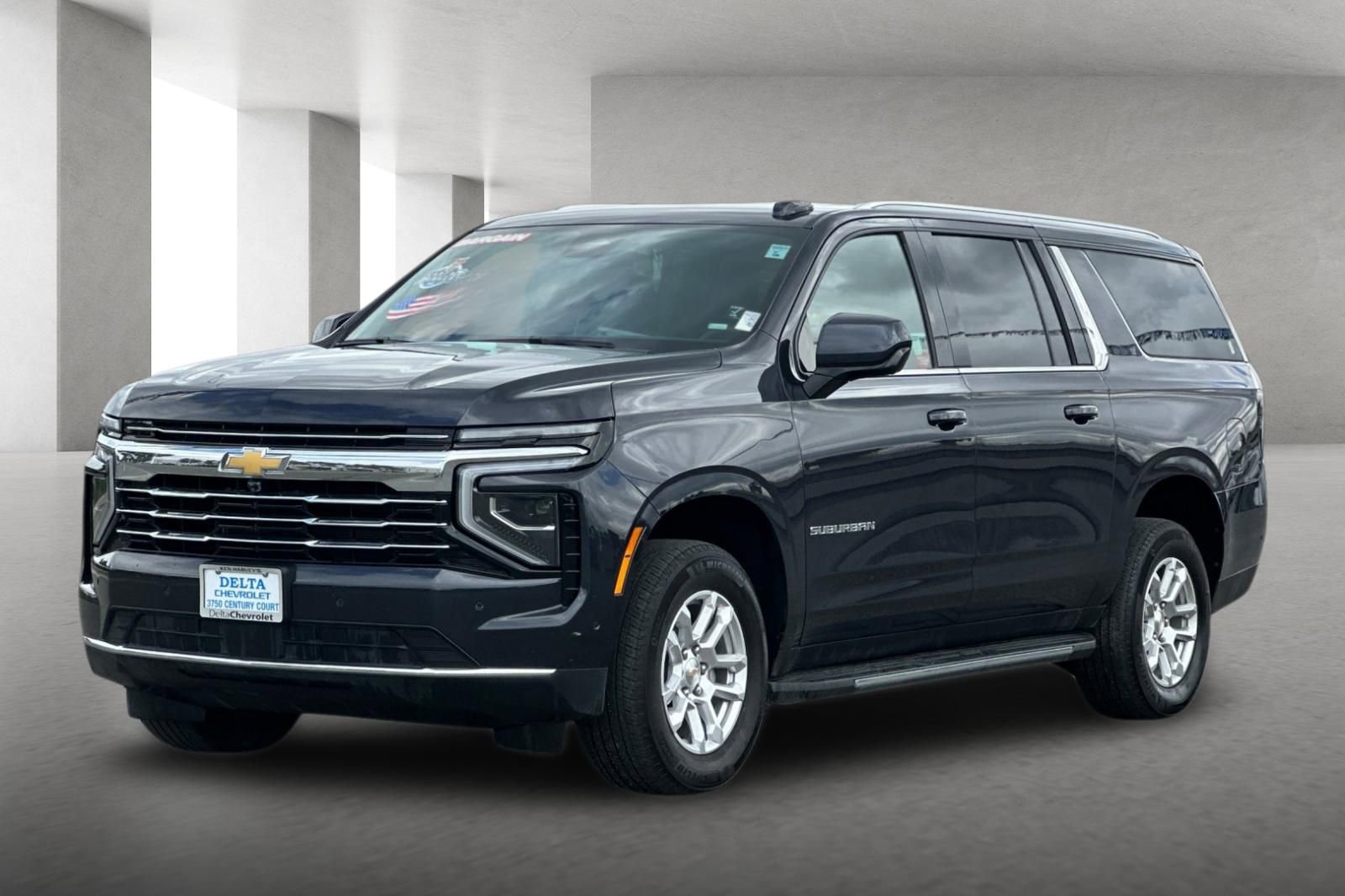 Used 2025 Chevrolet Suburban LT AWD/4WD image 8