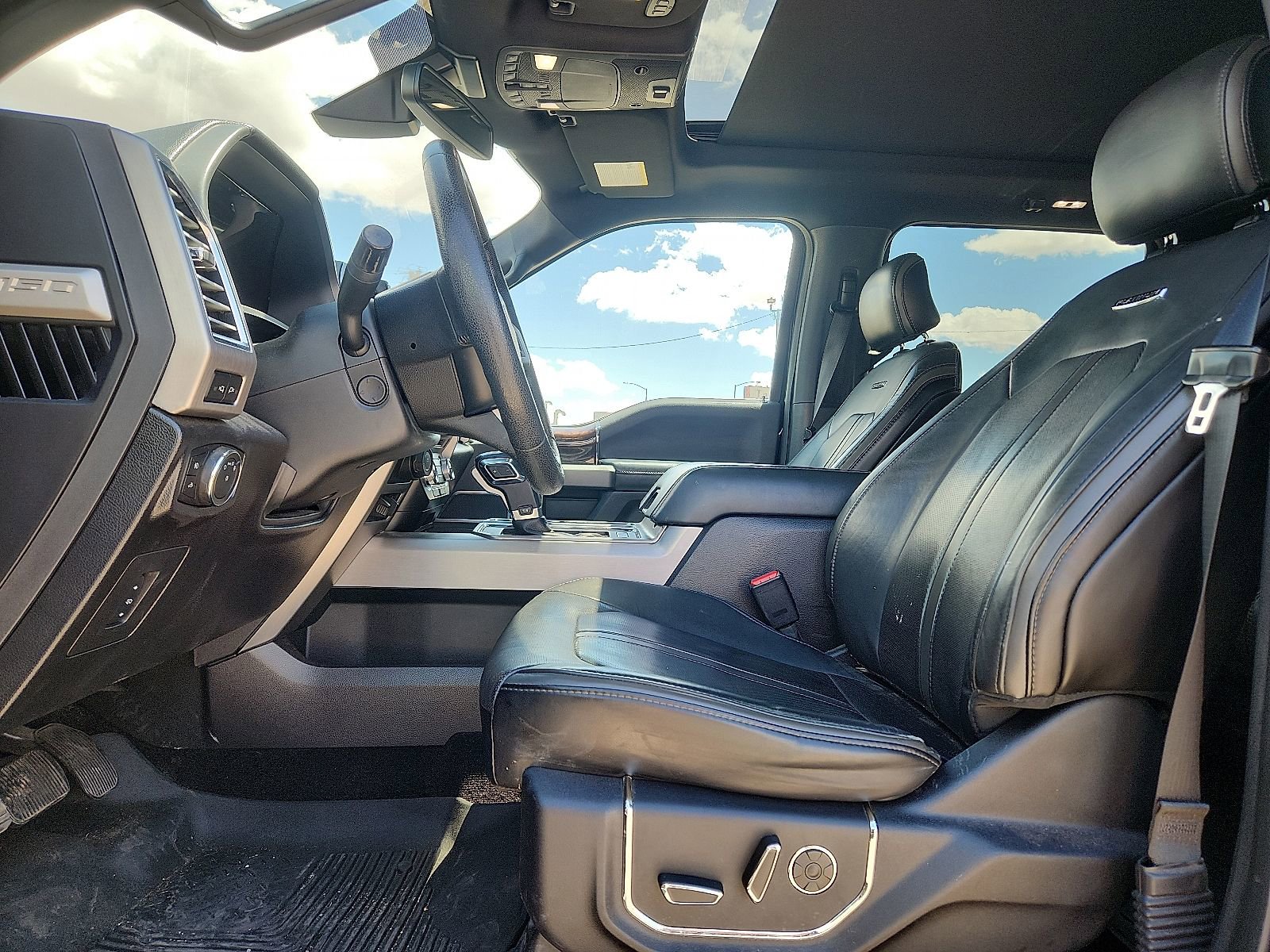 Used 2016 Ford F150 Platinum w/ Equipment Group 701A Luxury AWD/4WD image 9