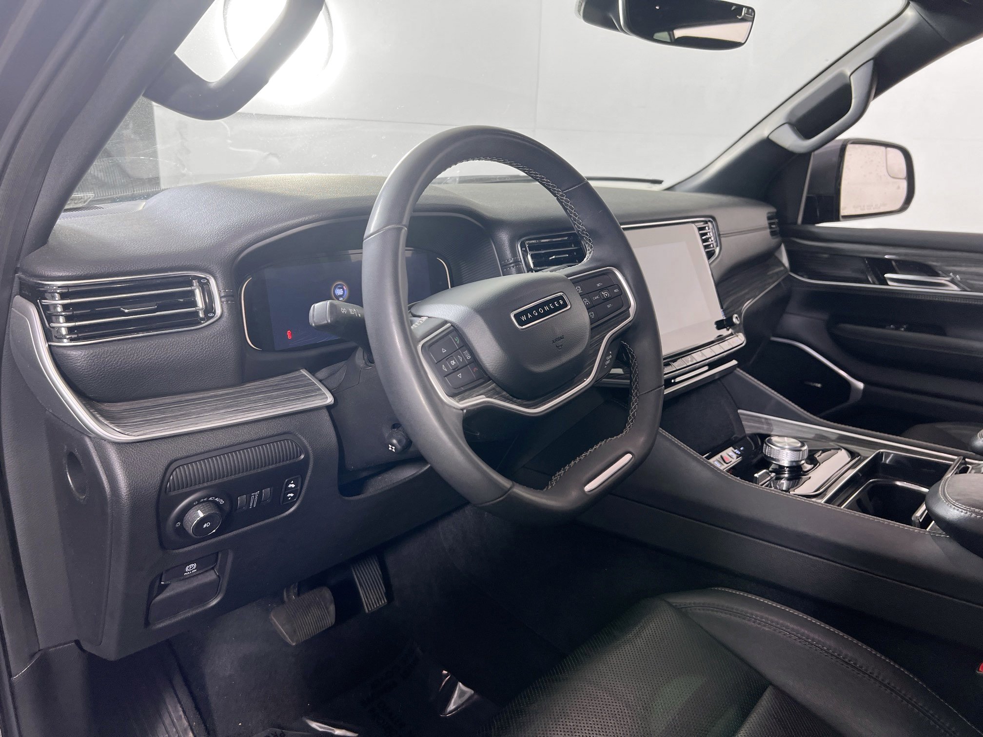 Used 2022 Jeep Wagoneer Series II image 9