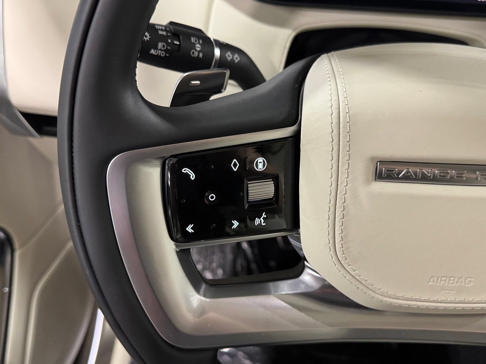 New 2026 Land Rover Range Rover SE AWD/4WD image 18