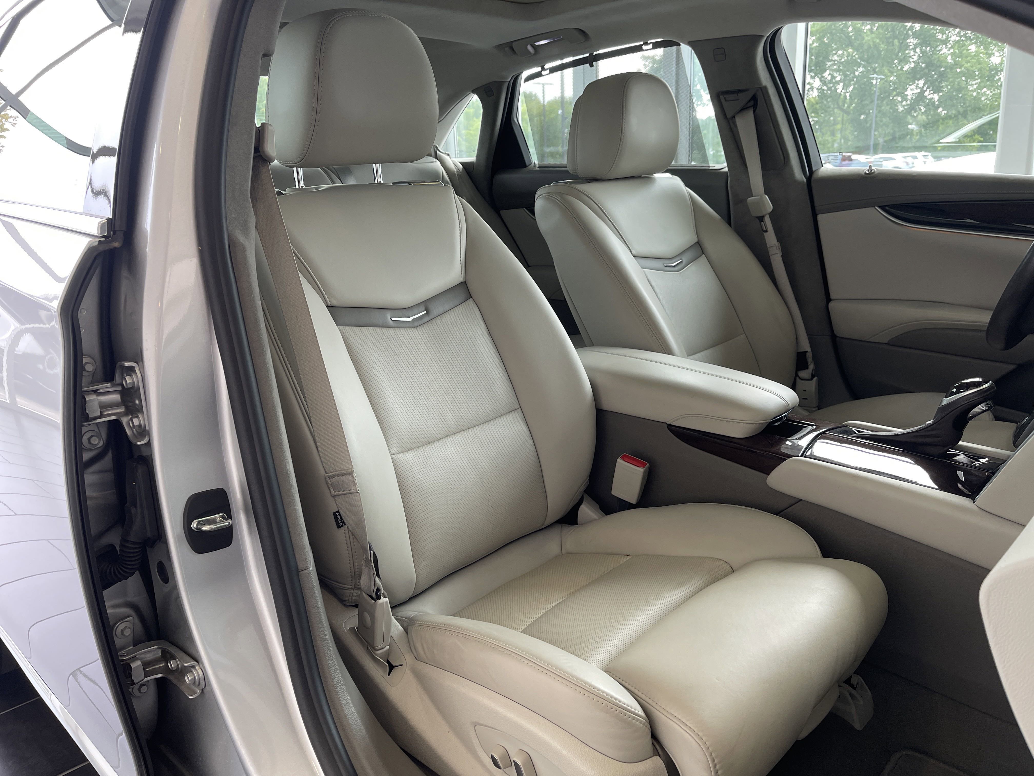 Used 2013 Cadillac XTS Platinum image 40