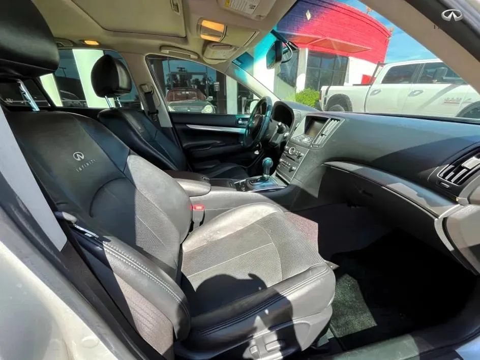 Used 2011 INFINITI G37 x Sedan w/ Premium Pkg AWD/4WD image 11