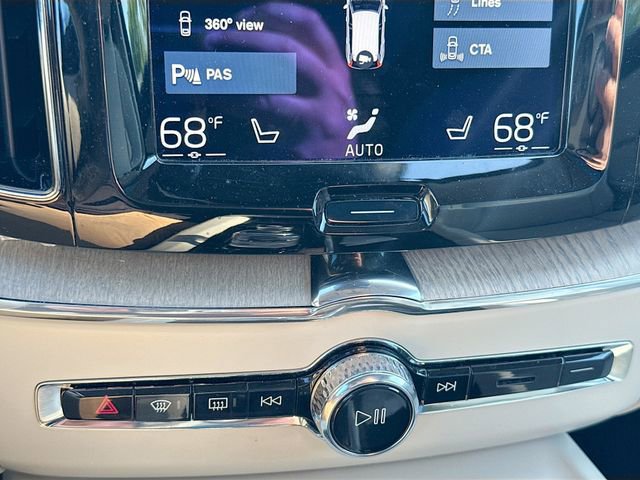 Used 2018 Volvo XC60 T8 Inscription w/ Luxury Seat Package AWD/4WD image 17