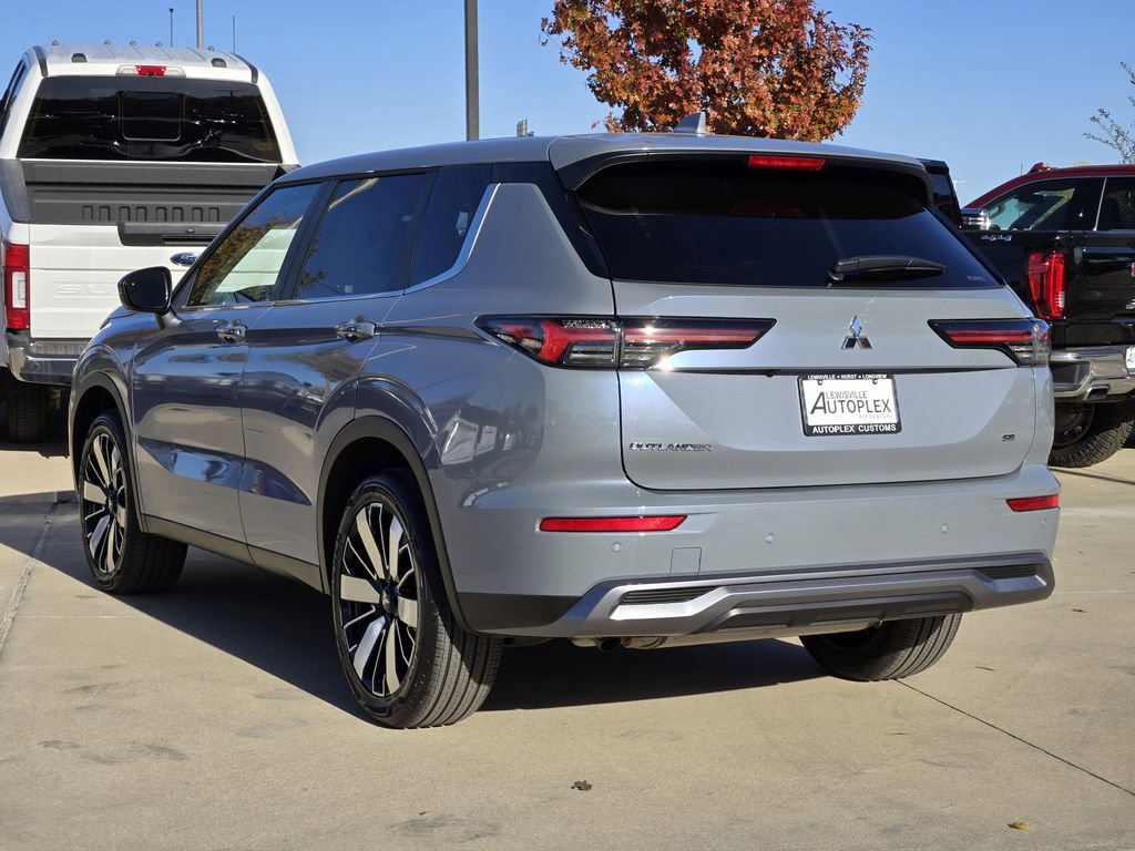 New 2026 Mitsubishi Outlander SE image 3