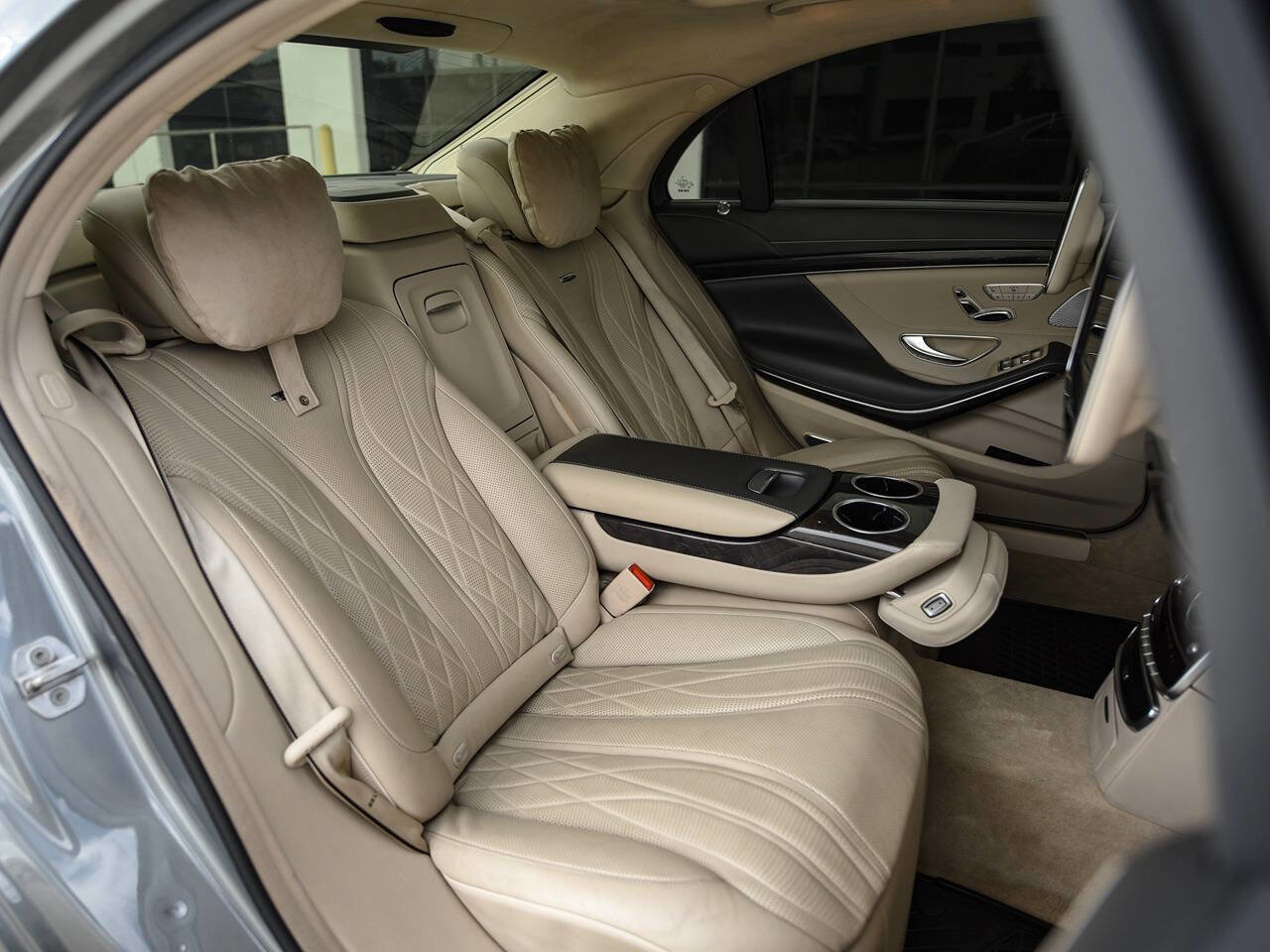 Used 2015 Mercedes-Benz S 63 AMG 4MATIC Sedan w/ Executive Rear Seat Package image 21