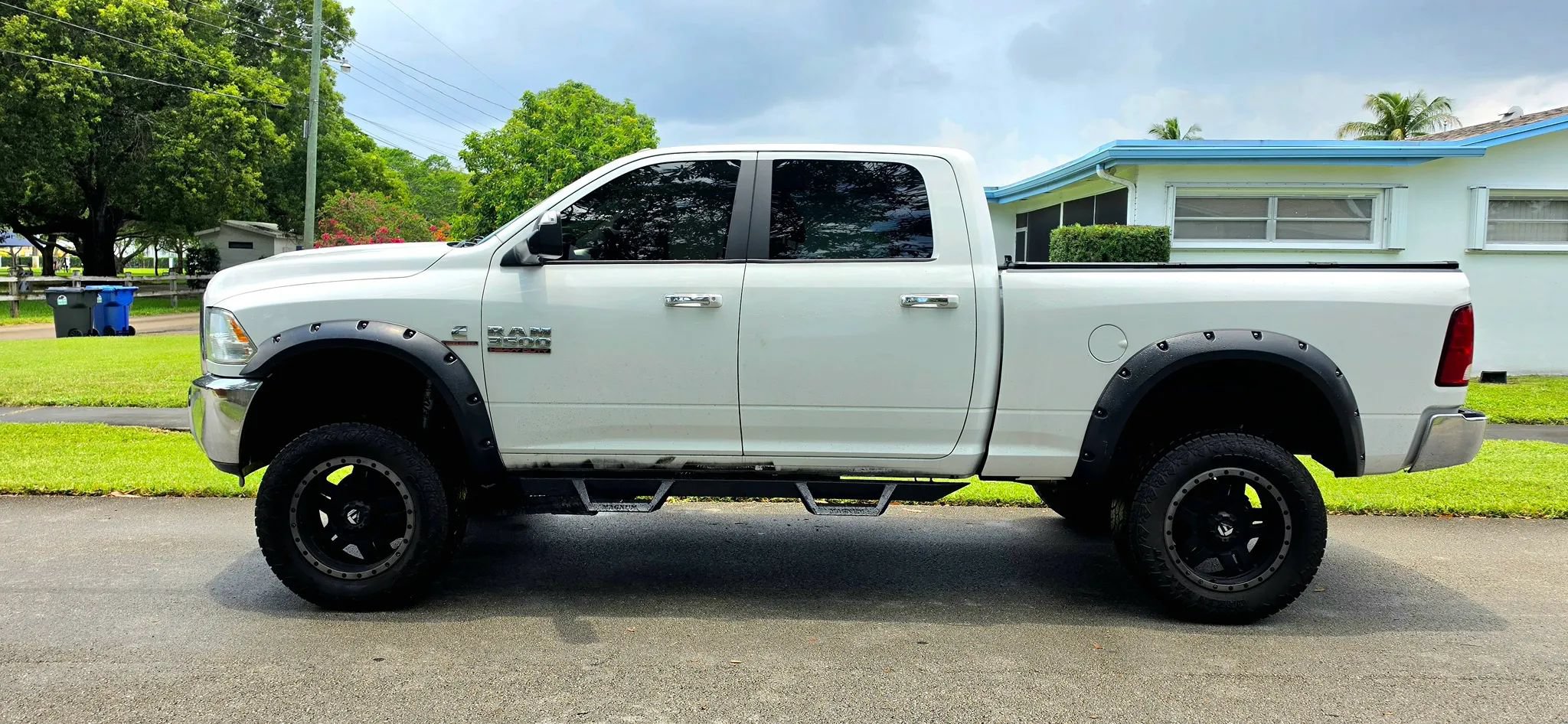 Used 2018 RAM 3500 SLT w/ Protection Group AWD/4WD image 11