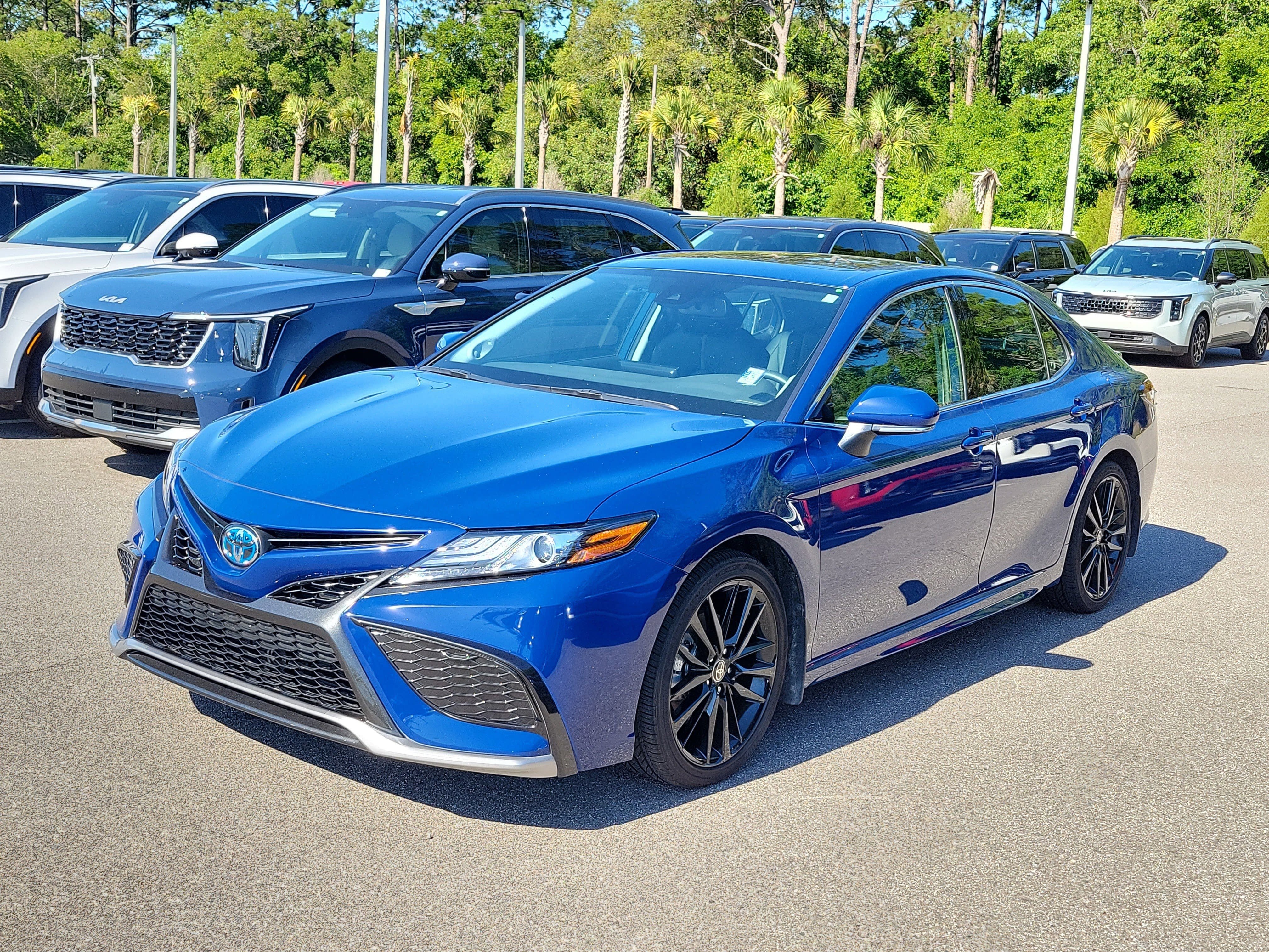 Used 2024 Toyota Camry XSE w/ Navigation Package FWD image 3