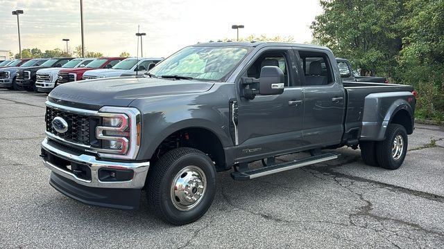 New 2026 Ford F350 XLT w/ XLT Premium Package AWD/4WD image 2