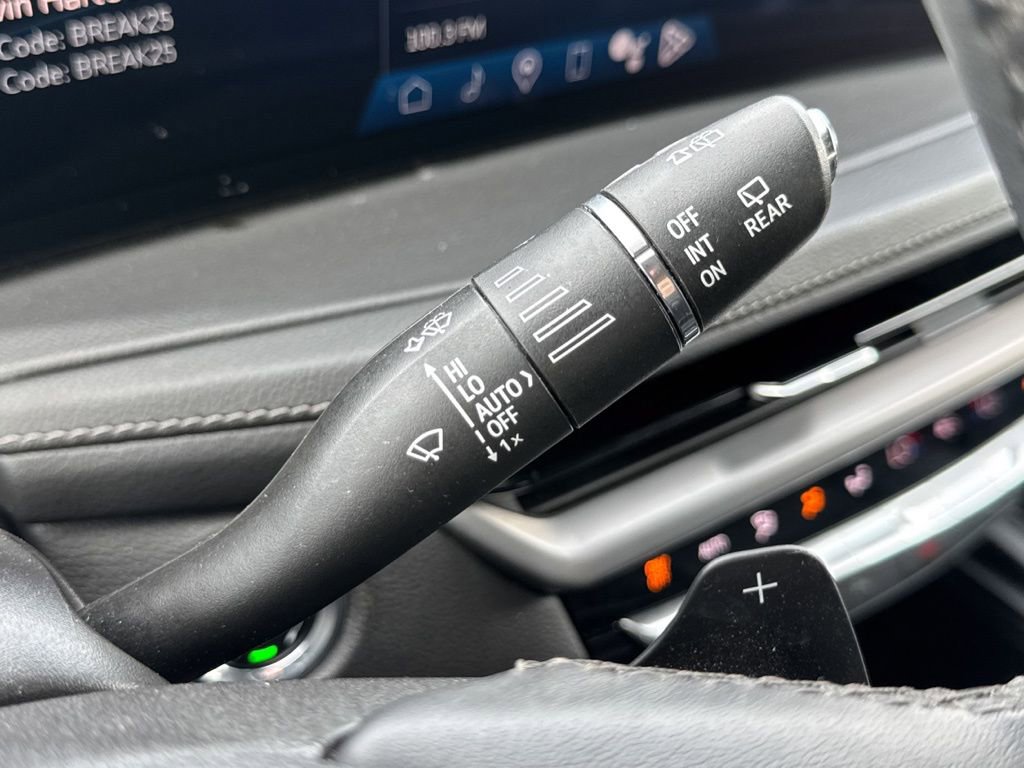 Used 2024 Cadillac XT4 Premium Luxury image 13