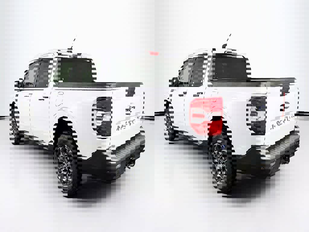 Certified 2025 Ford Maverick XLT w/ XLT Luxury Package image 4