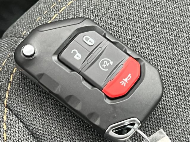 Used 2025 Jeep Wrangler Unlimited Sahara image 31