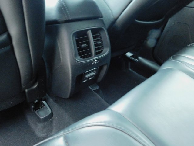 Used 2019 Jeep Cherokee Latitude Plus w/ Cold Weather Group image 18