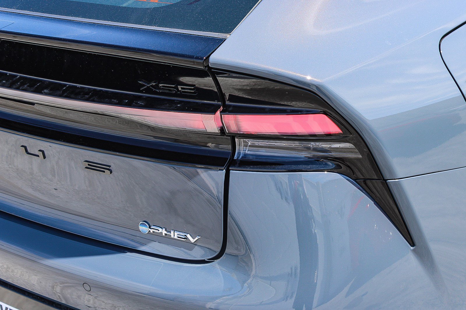 New 2026 Toyota Prius Plug-In Hybrid FWD image 10