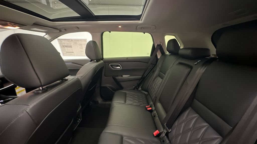 New 2026 Nissan Rogue Platinum w/ Platinum Premium Package AWD/4WD image 10