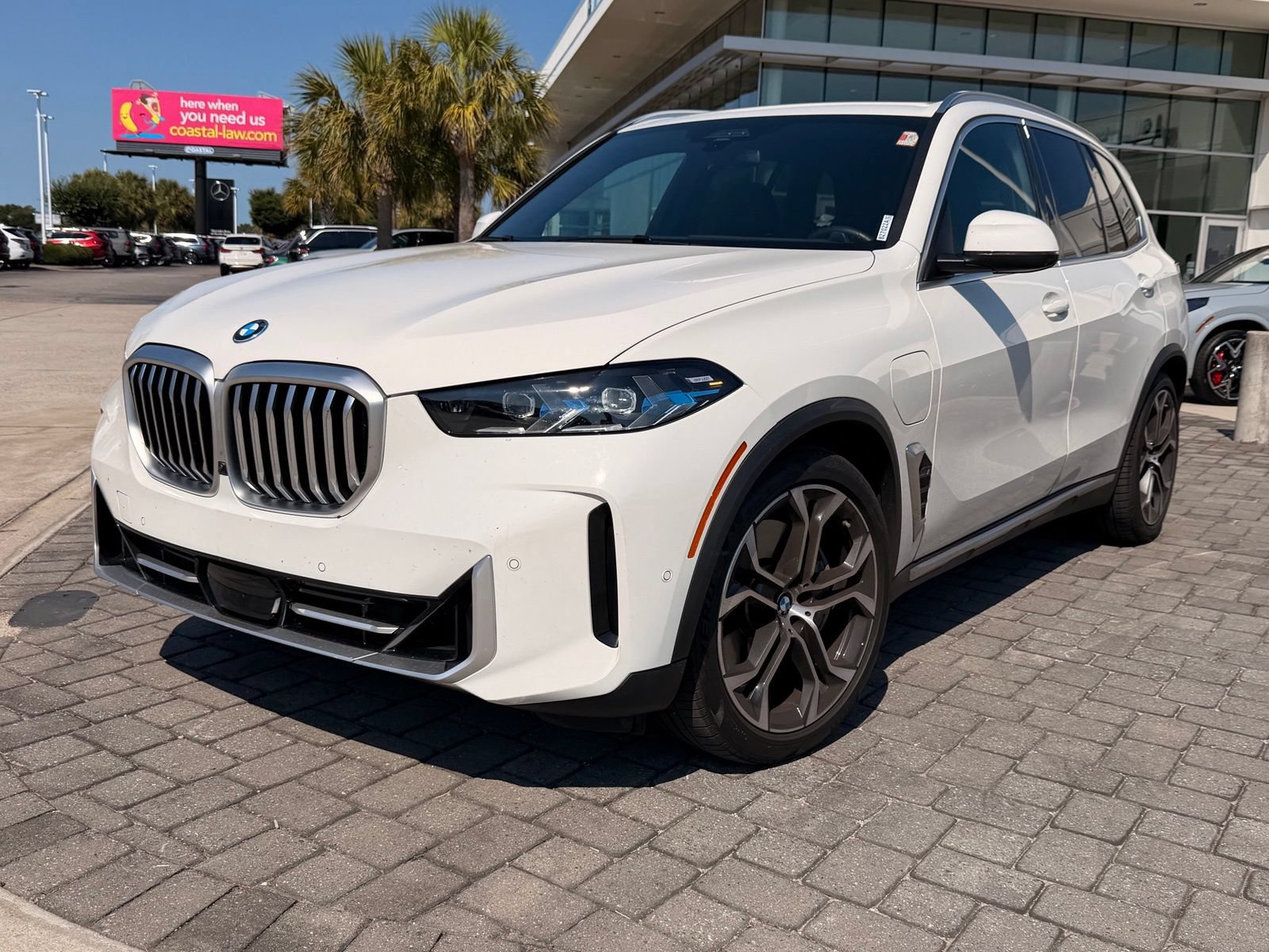 Used 2024 BMW X5 xDrive50e w/ Premium Package AWD/4WD image 1