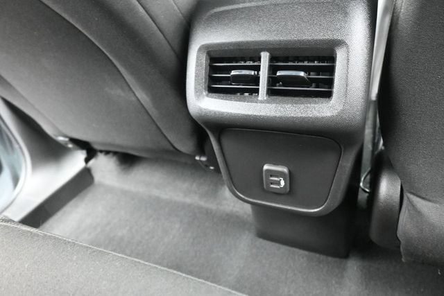 Used 2023 Chevrolet Equinox LT FWD image 16
